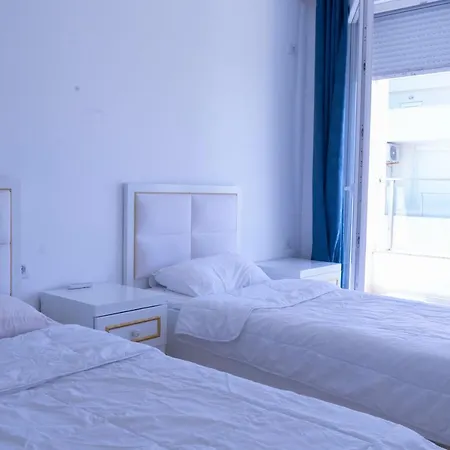 White&gold Penthouse * Lezhë