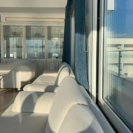 White&gold Penthouse Lezhë