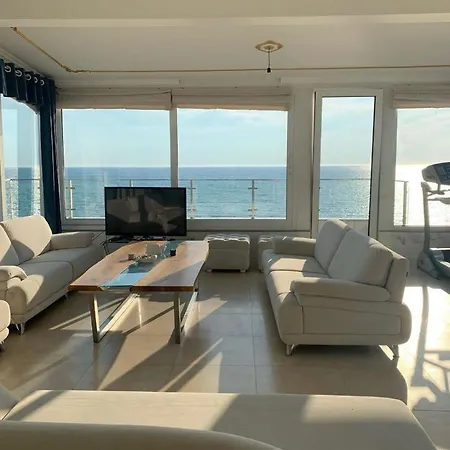 White&gold Penthouse * Lezhë
