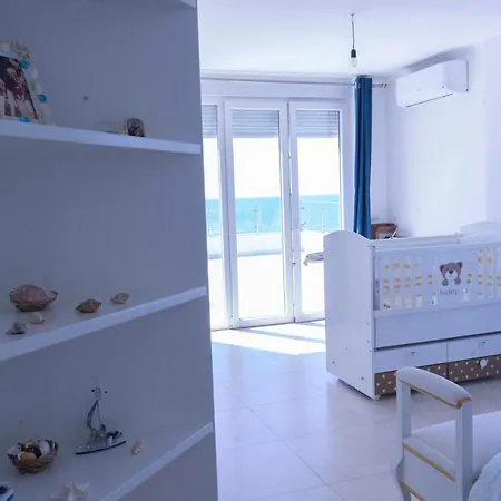 White&gold Penthouse * Lezhë